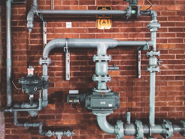 /static/images/blog/sigmund-pipes.jpg